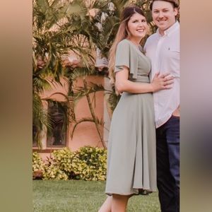 Lulu’s medium sage midi dress